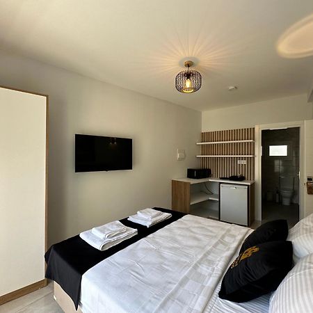 Famagustian Guest Rooms Famagusta  Exteriör bild
